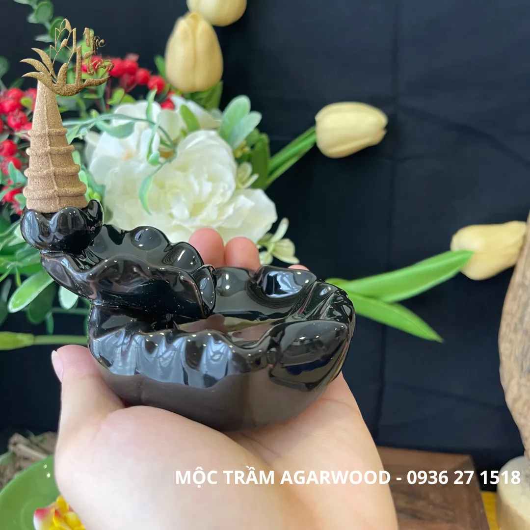 Mini Lotus Backflow Incense Burner – Premium Glazed Ceramic Waterfall Incense Holder (Agarwood Cone Burner)